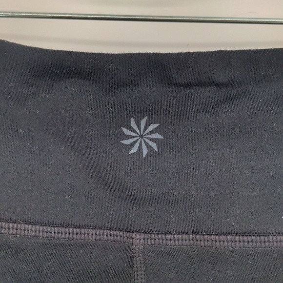 Athleta Mind Over Matter Black Lattice Detail Capri Legging Size Extra Small - Picture 14 of 16